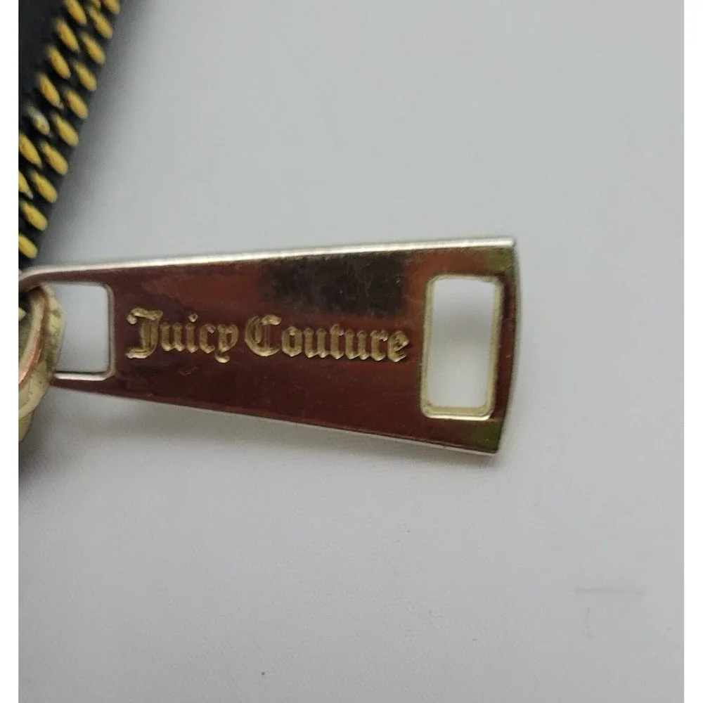 Juicy Couture Signature Logo Coin Wallet Zip Closure Key Chain